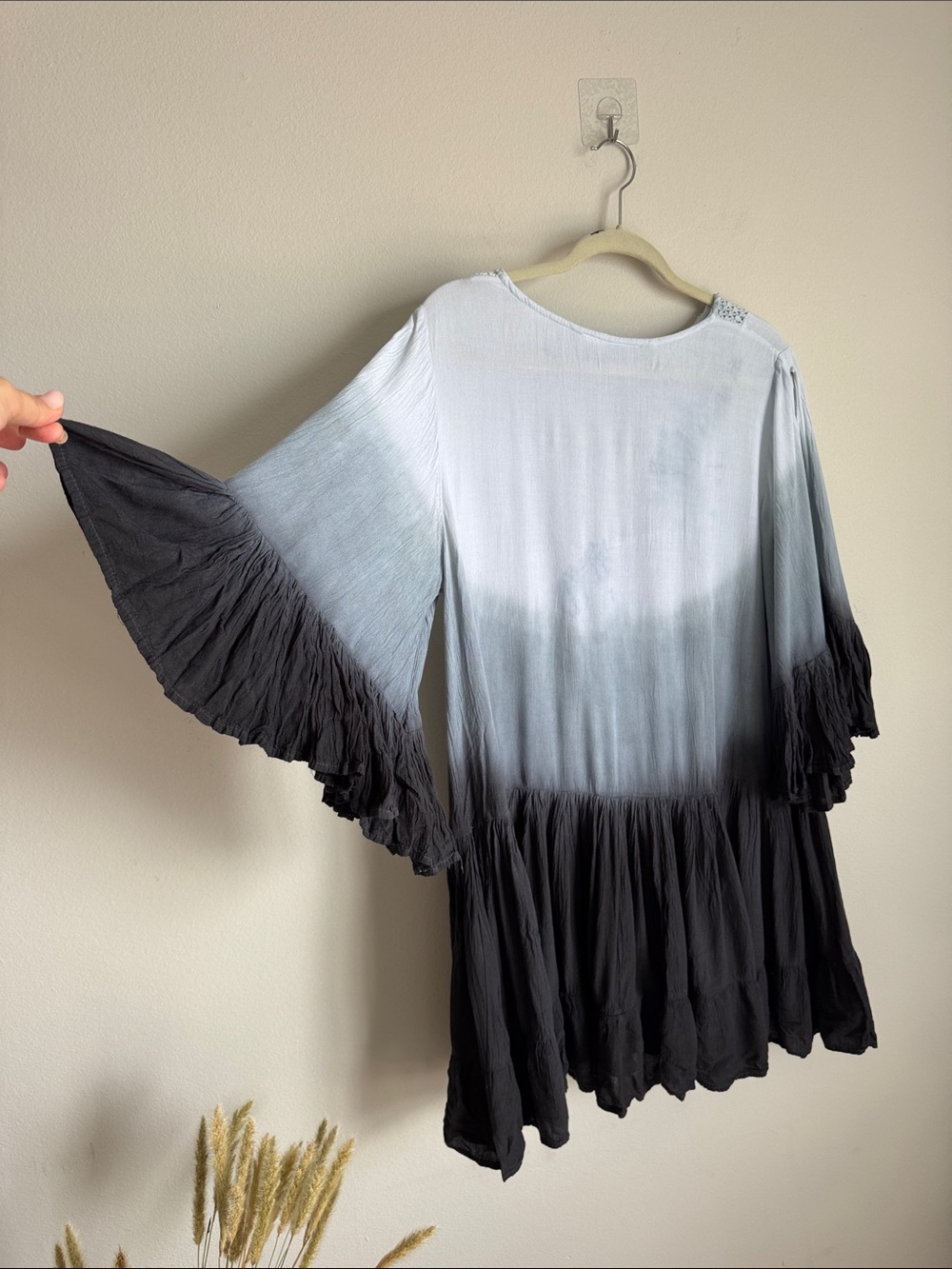 Isle By Melis Blue Ombre Crochet Trim Boho Swing Dress Size S Rayon Beachy - Picture 10 of 11